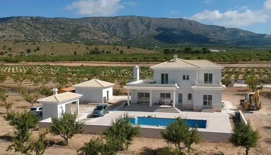 Villa in el Pinos / Pinoso, Valencian Community, Spain 2 - 16708813