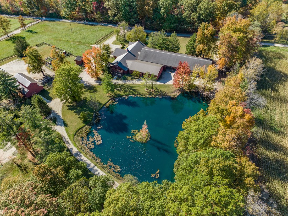 House in Spencer, IN, United States 3 - 16709116