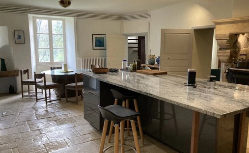 Between Poitiers And Parthenay 15th And 19th Century Chateau 9.75ha Of Parkland