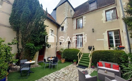 House in Faubourg Saint Martin, Issoudun, France 1