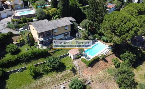 Villa in Soiano del Lago, Lombardy, Italy 1