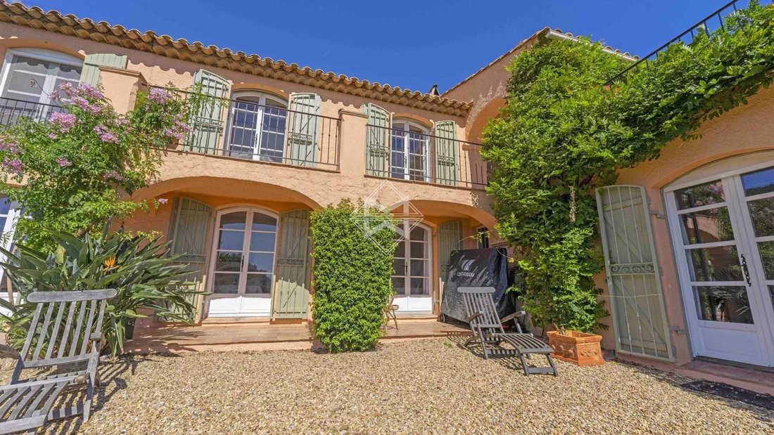 Villa in La Croix-Valmer, Provence-Alpes-Côte d'Azur, France 4 - 16310347