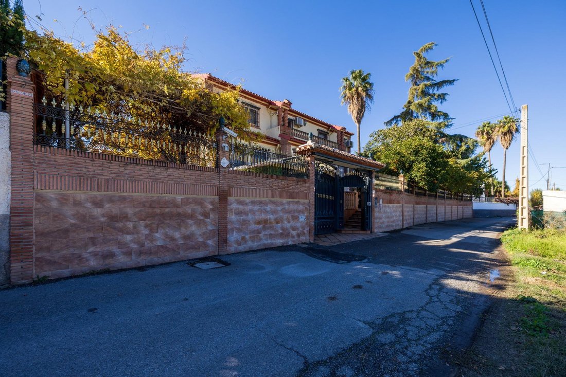 Villa in Ogijares, Andalusia, Spain 1 - 16708682