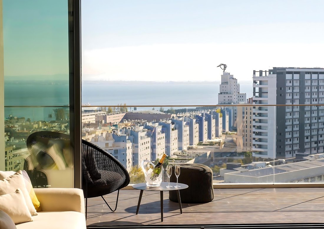Condo in Parque das Nacoes, Lisbon, Portugal 1 - 16707411