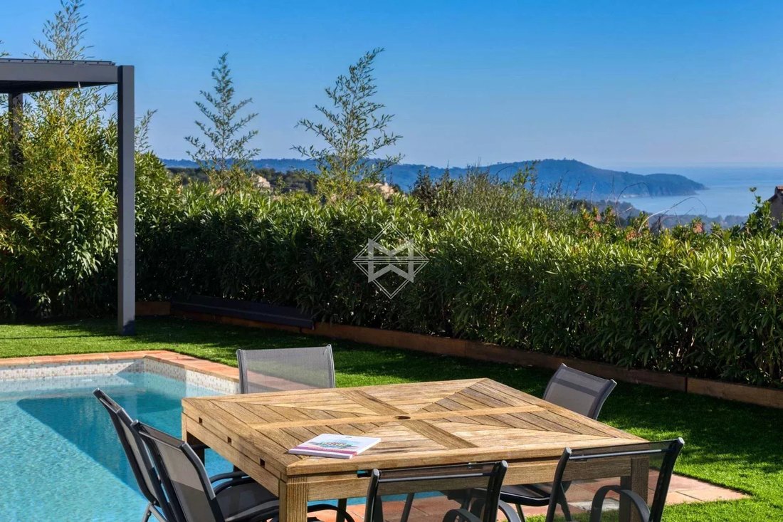 Villa in La Croix-Valmer, Provence-Alpes-Côte d'Azur, France 4 - 15226218
