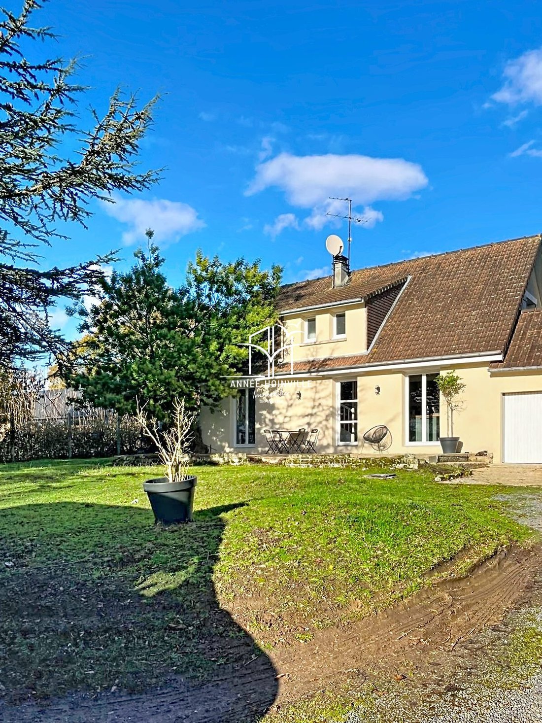House in Saint-Martin-aux-Chartrains, Normandy, France 2 - 16709388