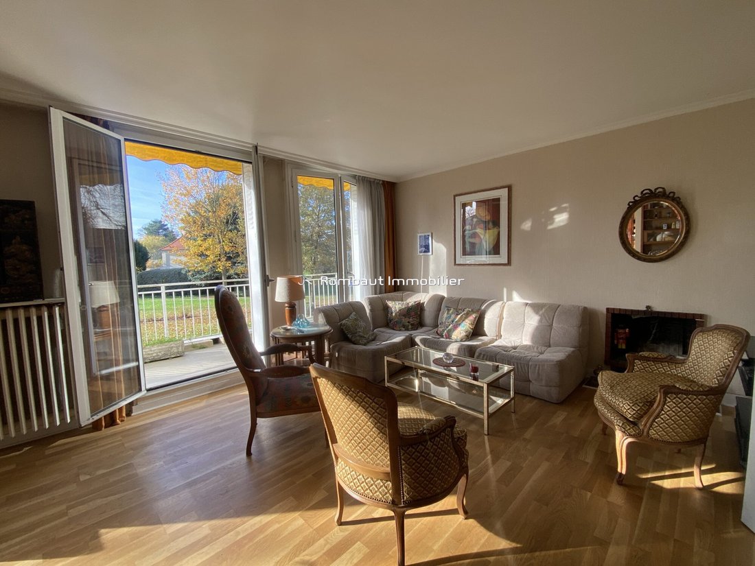 Apartment in Bourg-La Feuillaume Nord, La Celle-Saint-Cloud, France 2 - 16709405