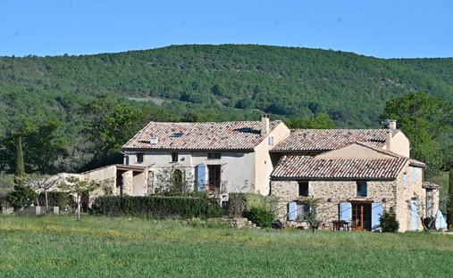 Castle for Sale in Forcalquier, Provence-Alpes-Côte d'Azur, France