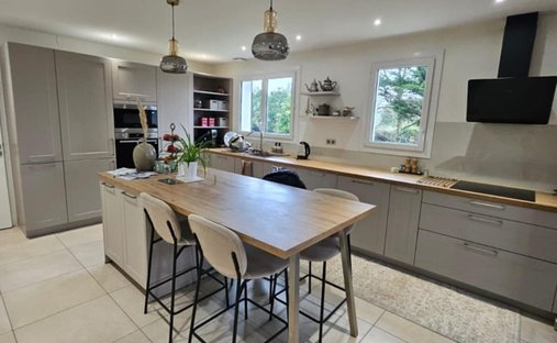 Castle for Sale in Guéret, Nouvelle-Aquitaine, France