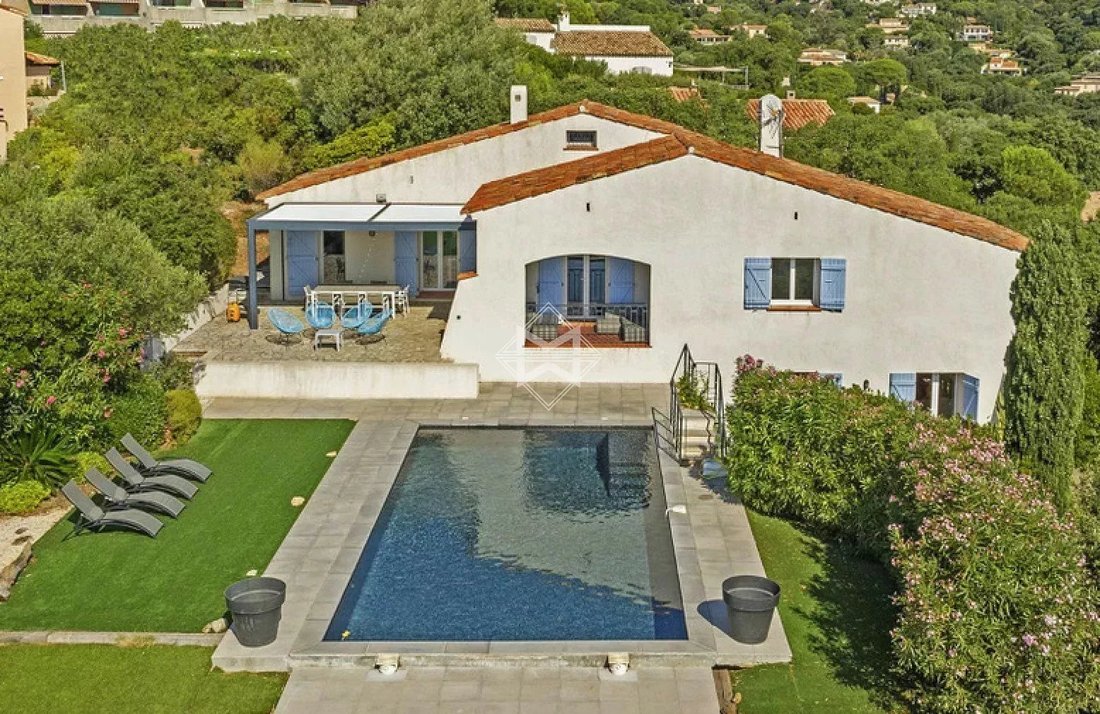 Villa in Nord, Cavalaire-sur-Mer, France 3 - 16049637