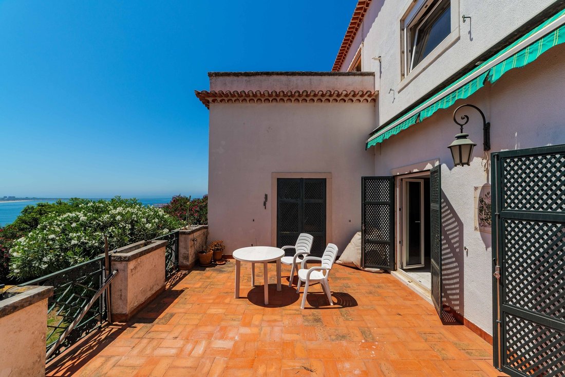 House in Alges, Lisbon, Portugal 4 - 16707414