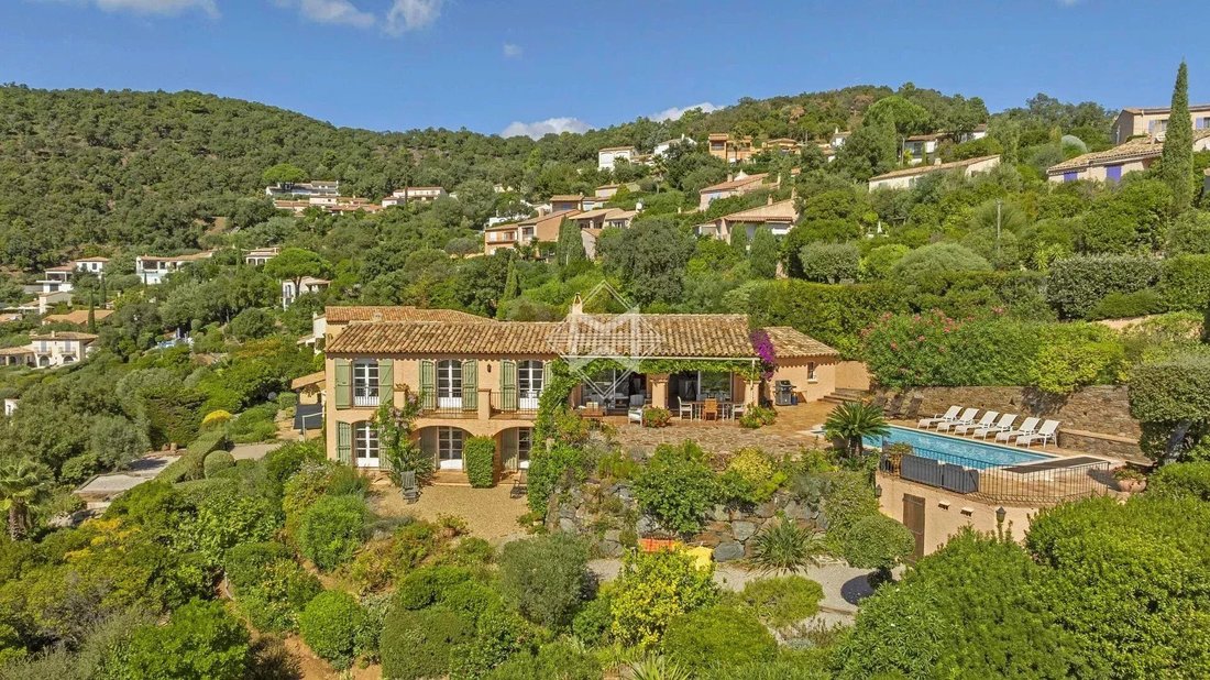 Villa in La Croix-Valmer, Provence-Alpes-Côte d'Azur, France 2 - 16310347