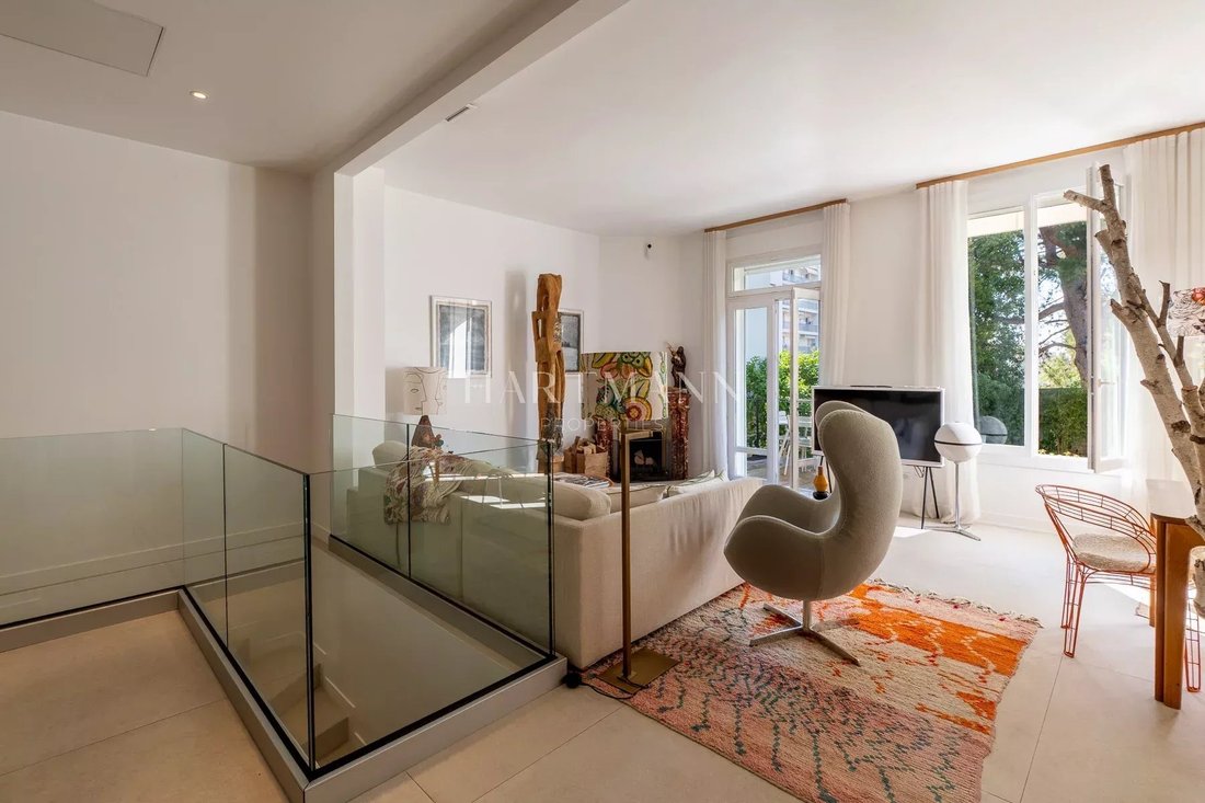 House in Cannes, Provence-Alpes-Côte d'Azur, France 1 - 16708559