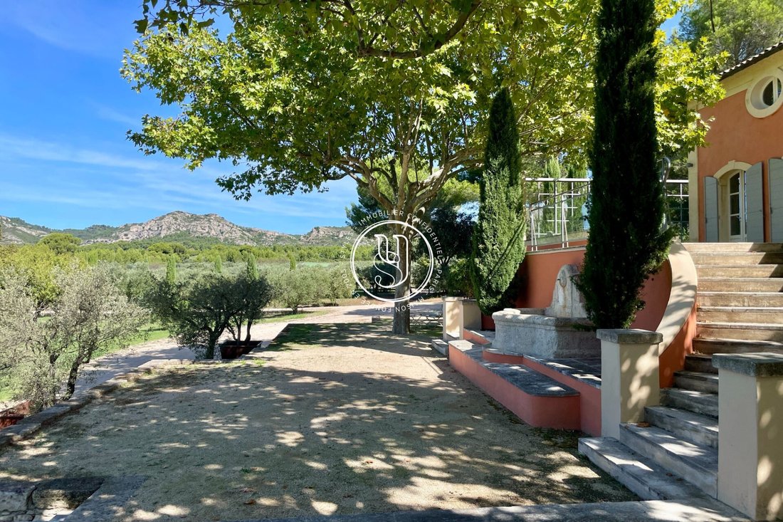 Villa in Saint-Rémy-de-Provence, Provence-Alpes-Côte d'Azur, France 2 - 16707261