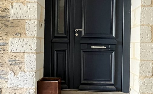 Castle for Sale in Écouflant, Pays de la Loire, France