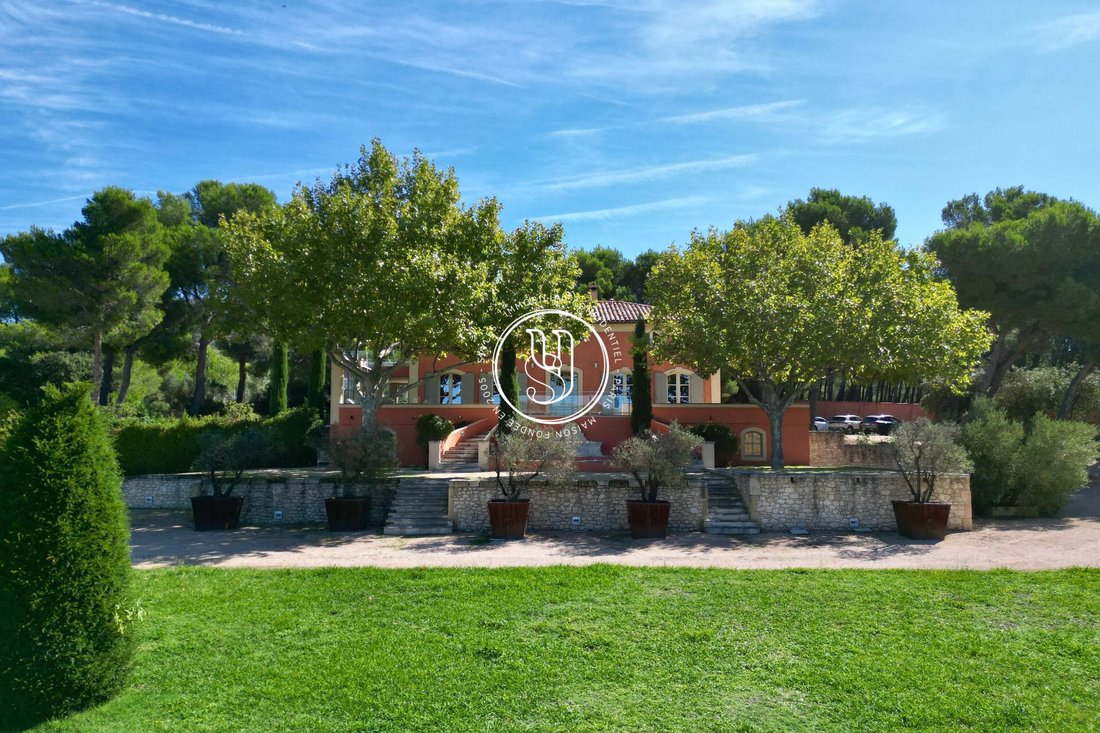 Villa in Saint-Rémy-de-Provence, Provence-Alpes-Côte d'Azur, France 1 - 16707261