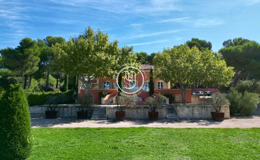 Villa in Saint-Rémy-de-Provence, Provence-Alpes-Côte d'Azur, France 1