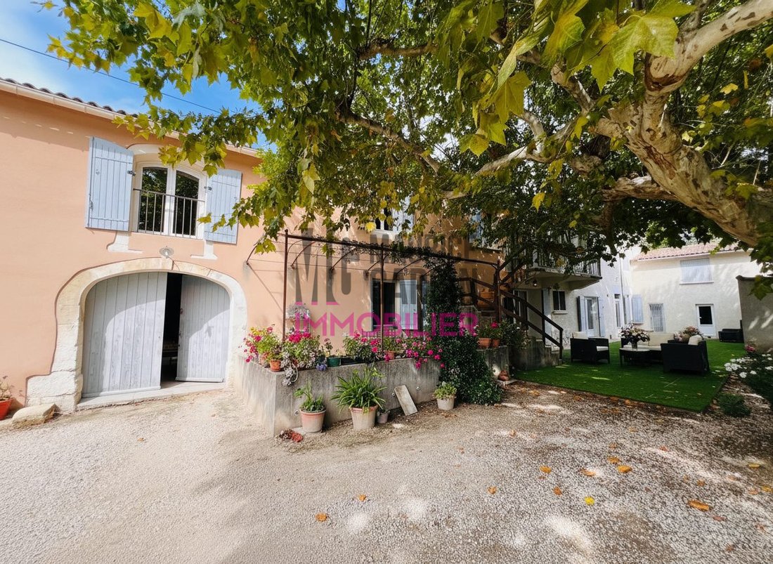 House in Eyragues, Provence-Alpes-Côte d'Azur, France 1 - 16382372