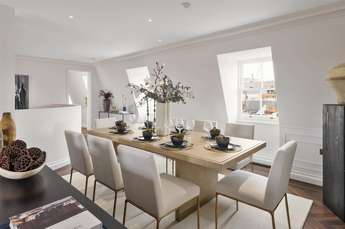 Apartment in Mayfair, Westminster, England 4 - 16689949