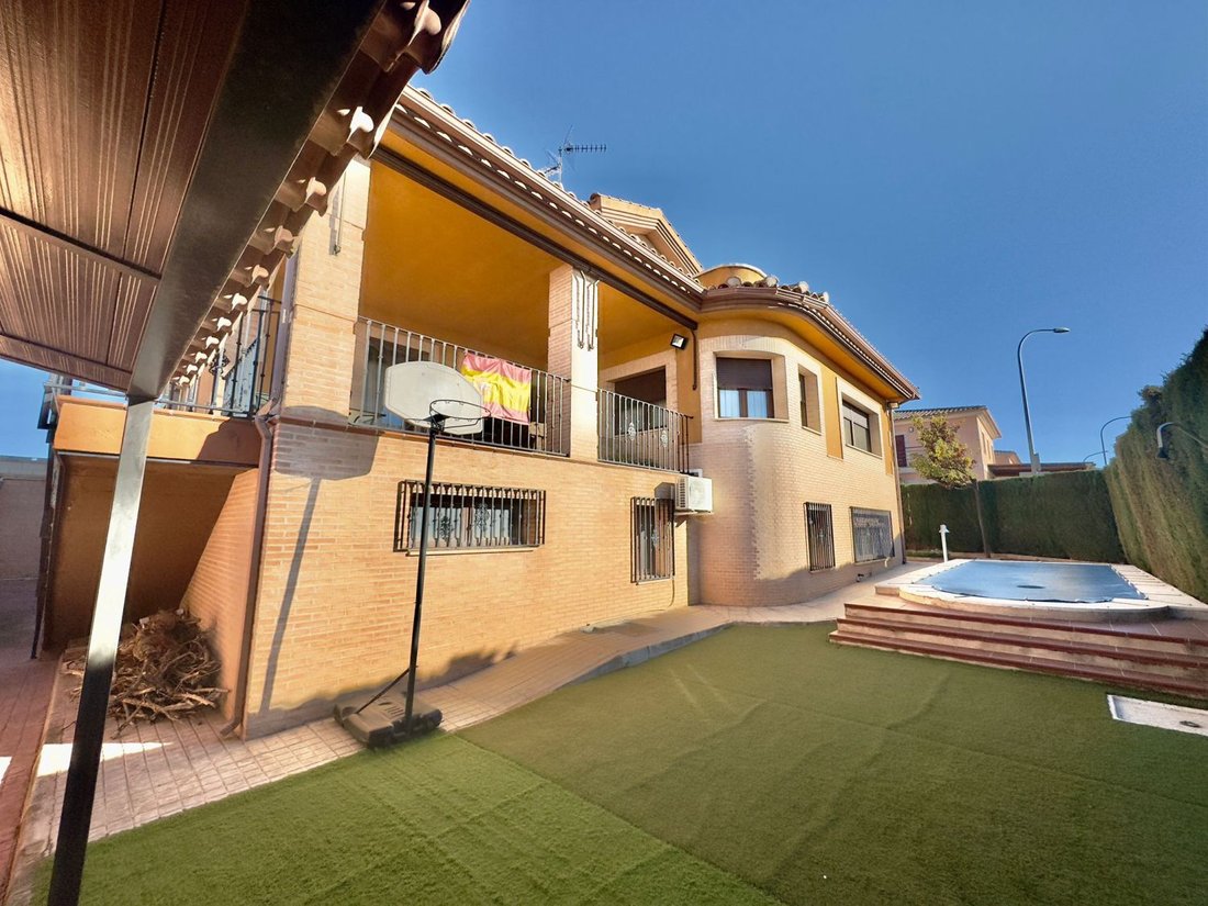 Chalet a Valdepeñas, Castiglia-La Mancia, Spagna 1 - 16706494