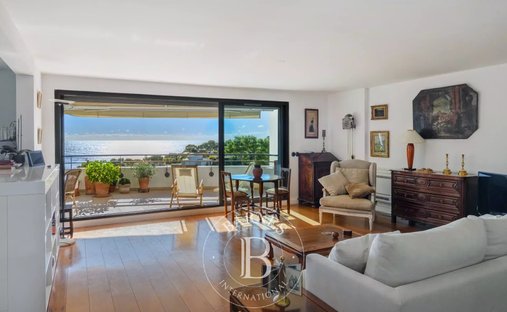 Castle for Sale in Cassis, Provence-Alpes-Côte d'Azur, France