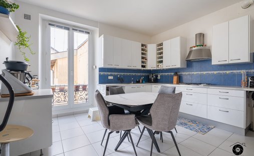 Castle for Sale in Écouflant, Pays de la Loire, France