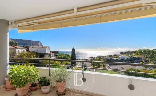 Castle for Sale in Cassis, Provence-Alpes-Côte d'Azur, France