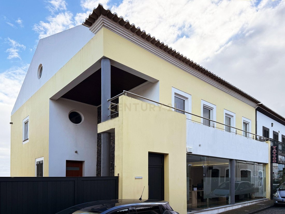 Villa in Ribeirinha, Azores, Portugal 1 - 16708662