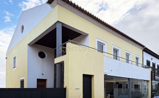 Villa in Ribeirinha, Azores, Portugal 1