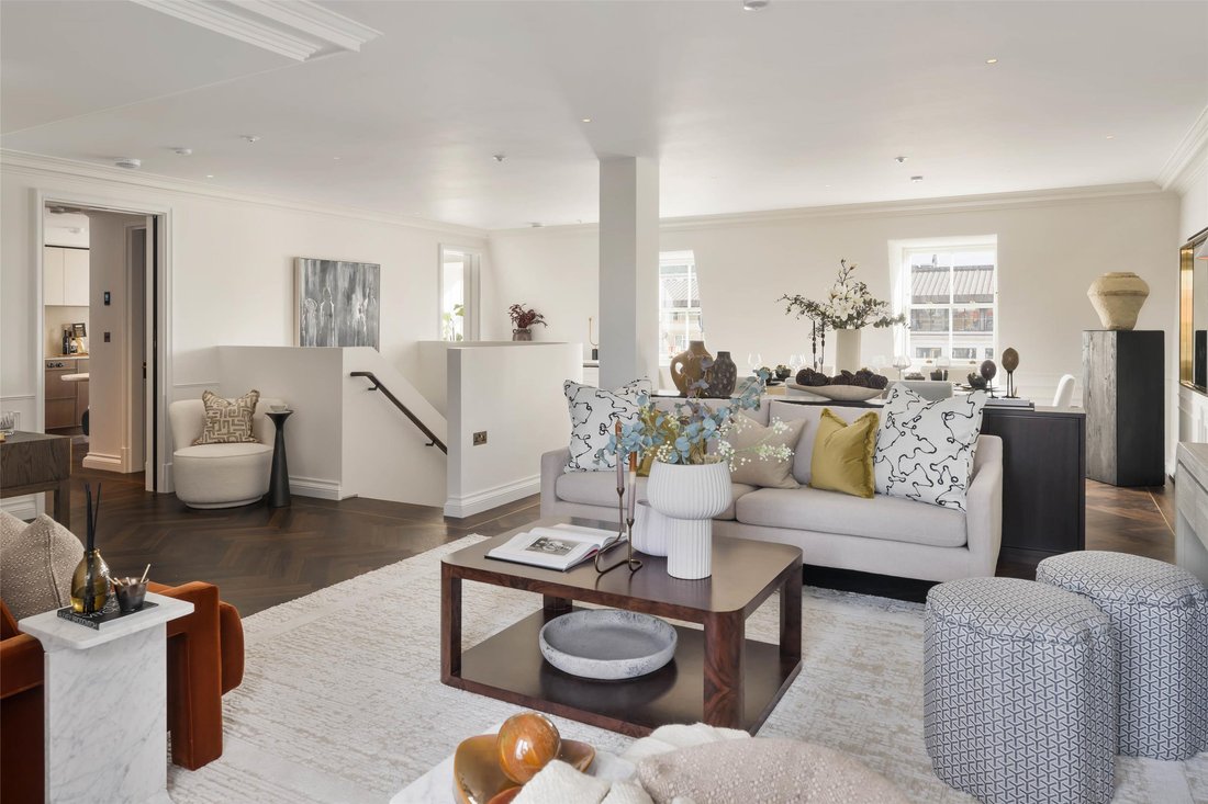 Apartment in Mayfair, Westminster, England 2 - 16689949