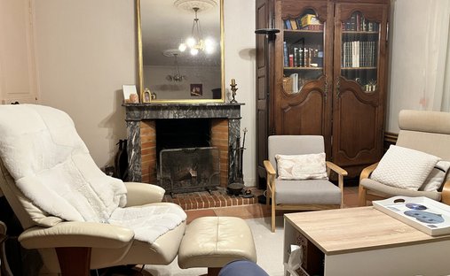 Castle for Sale in Écouflant, Pays de la Loire, France