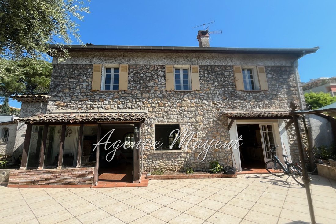 Villa in Cannes, Provence-Alpes-Côte d'Azur, France 1 - 16710099
