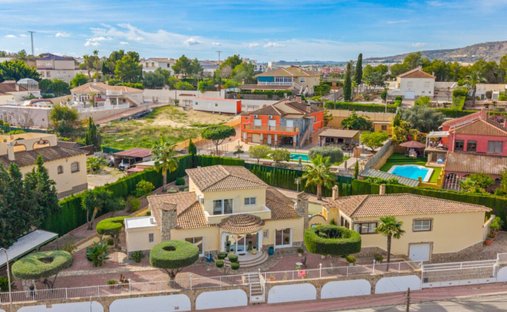 Villa in Almoradi, Valencian Community, Spain 1