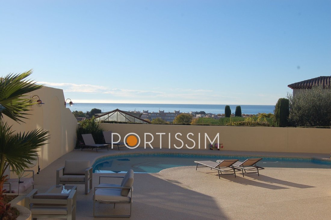 Villa in Val Fleuri-Les Gros Buaux, Cagnes-sur-Mer, France 1 - 16710118