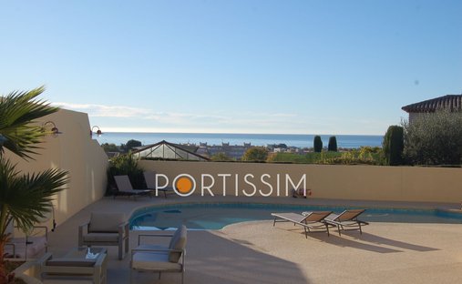 Villa in Val Fleuri-Les Gros Buaux, Cagnes-sur-Mer, France 1