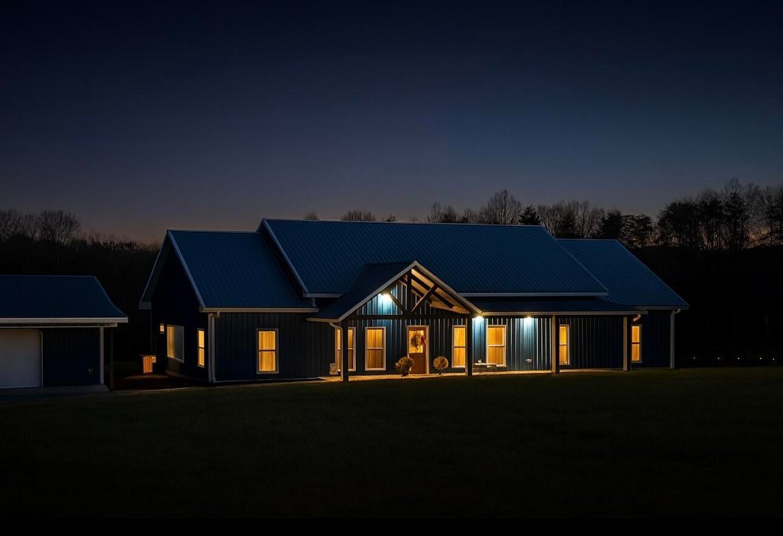 Pikeville, Tennessee, United States 3 - 16710696