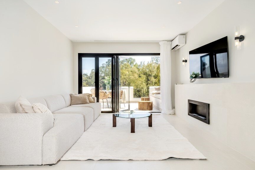 Apartment in Benahavis, Andalusia, Spain 4 - 16715206