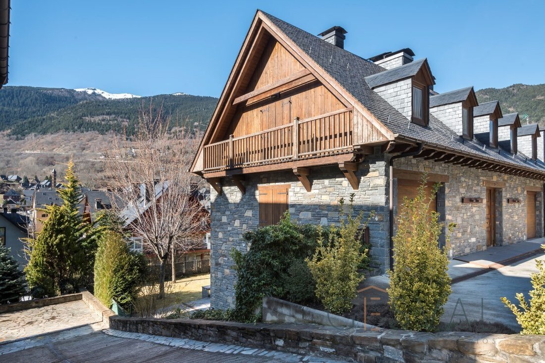 House in Vielha e Mijaran, Catalonia, Spain 2 - 11853944