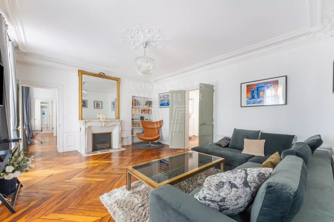 Apartment in Ecole Militaire, Paris 7e Arrondissement, Paris 1 - 16678061