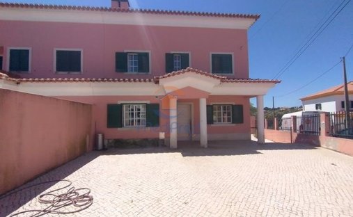 House in Rio de Mouro, Lisbon, Portugal 1