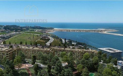 Apartment in Santa Marinha e Sao Pedro da Afurada, Porto District, Portugal 1