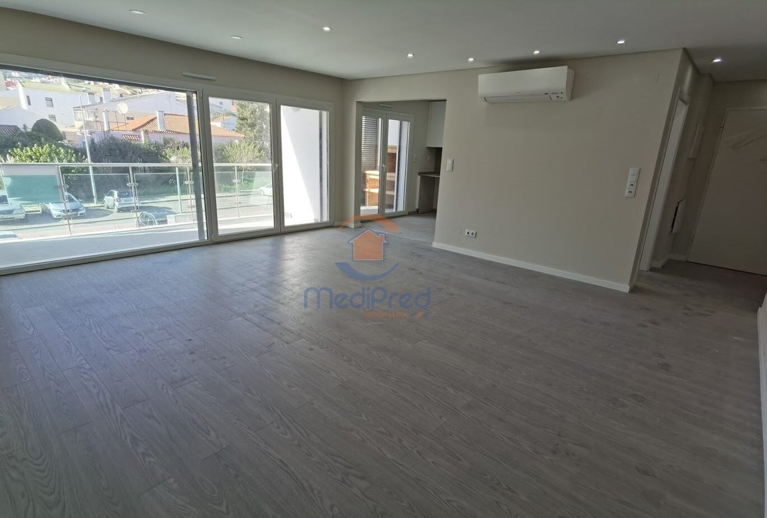 Apartment in Santo António dos Cavaleiros, Lisbon, Portugal 1 - 16598126