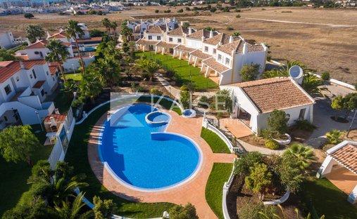 Townhouse in Olhos de Agua, Algarve, Portugal 1