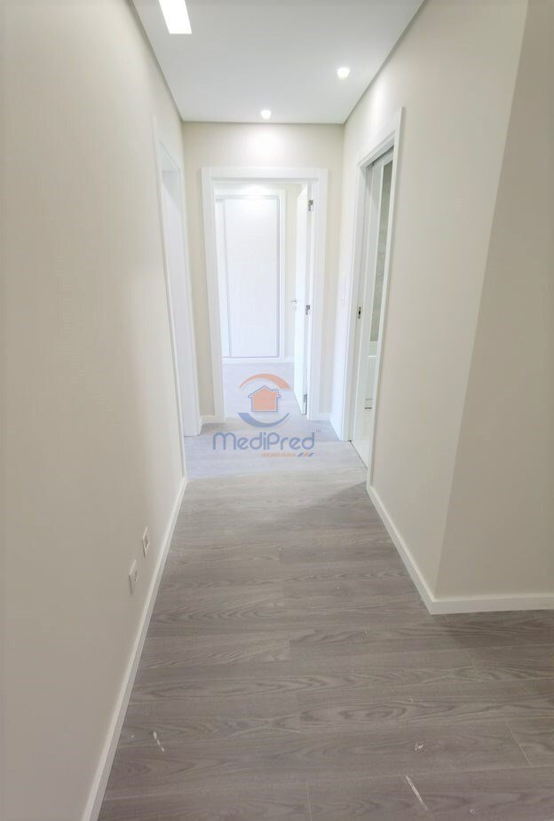 Apartment in Santo António dos Cavaleiros, Lisbon, Portugal 3 - 16598126