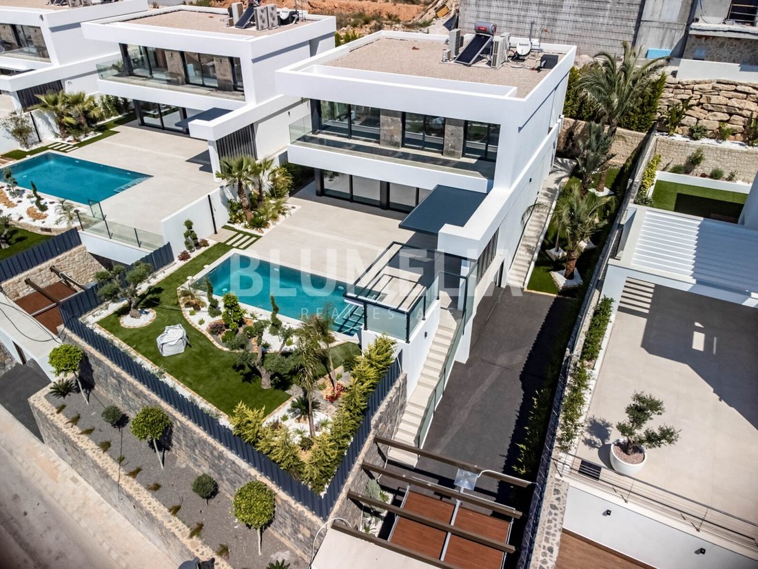 House in Finestrat, Valencian Community, Spain 2 - 12664722