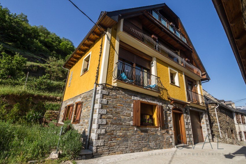 Chalet in Es Bordes, Catalonia, Spain 1 - 13459711