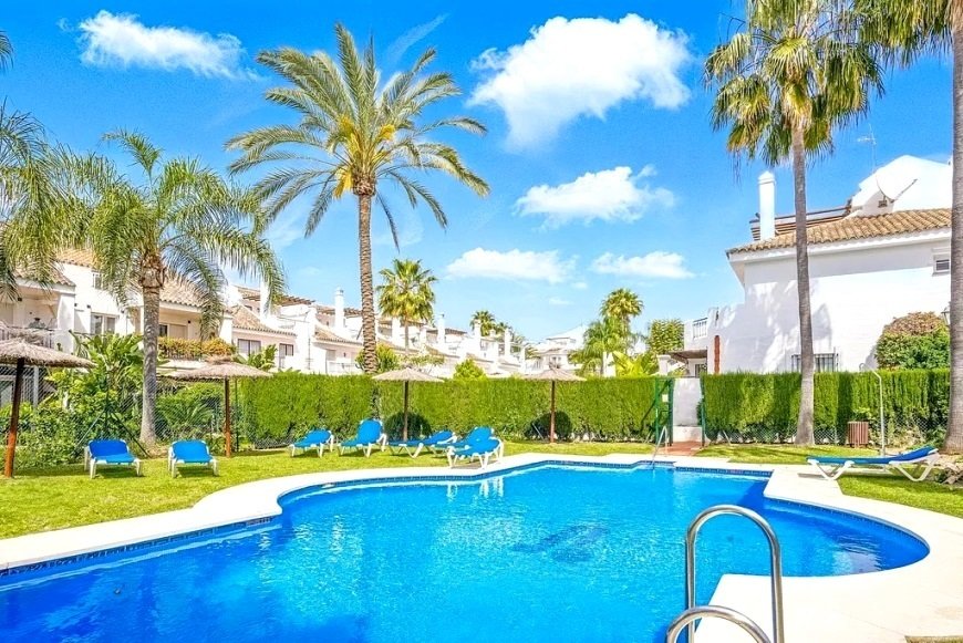 Townhouse in Marbella, Andalusia, Spain 2 - 16715208