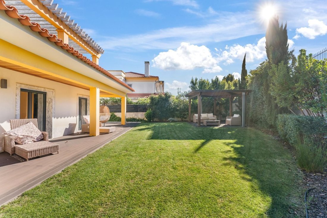 Villa in Barcarena, Lisbon, Portugal 1 - 16717789