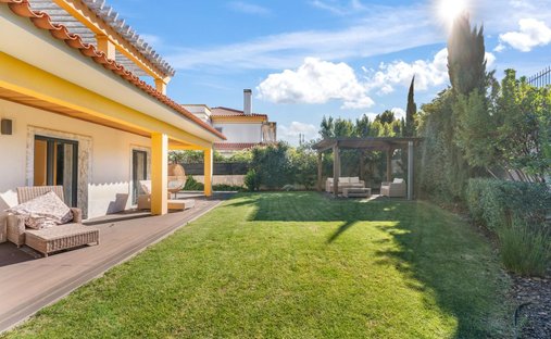 Villa in Barcarena, Lisbon, Portugal 1