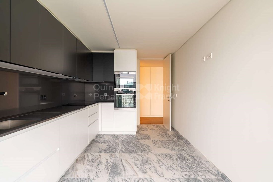 Apartment in Campolide, Lisbon, Portugal 5 - 15015758